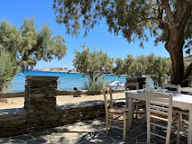 ΕΣΤΙΑΤΟΡΙΟ ΤΑΒΕΡΝΑ ΤΟ ΑΠΟΚΟΦΤΟ ΧΡΥΣΟΠΗΓΗ ΣΙΦΝΟΣ ΚΥΚΛΑΔΕΣ ΤΣΑΠΗΣ ΙΩΑΝΝΗΣ